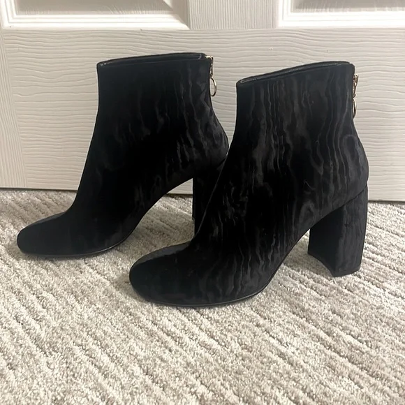Stella McCartney Velvet Zip Up Ankle Boots - Picture 2 of 8
